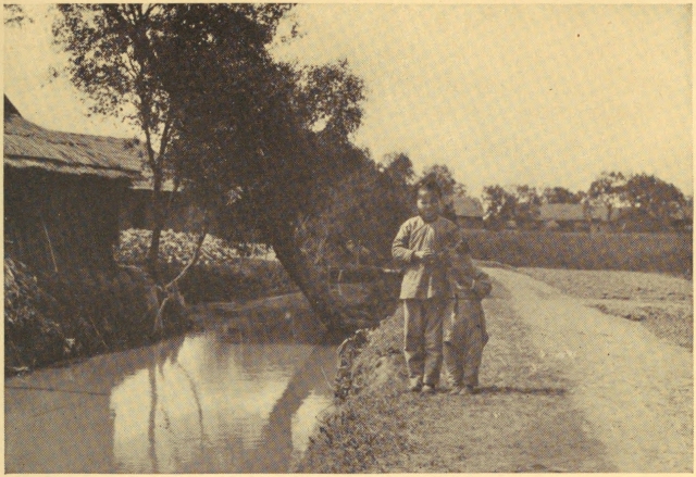IN CHINA DRINKING-WATER, SOAP-SUDS, SOUP AND SEWERS ALL FIND
THEIR SOURCE IN THE SAME STREAM